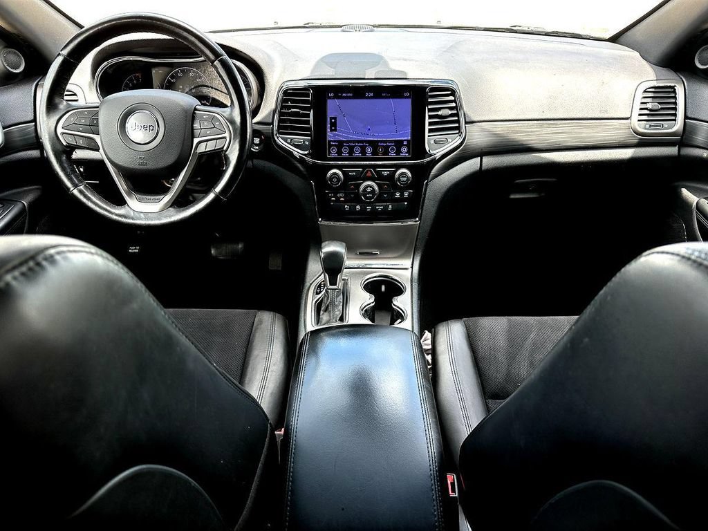 Used 2020 Jeep Grand Cherokee Altitude RWD image 29