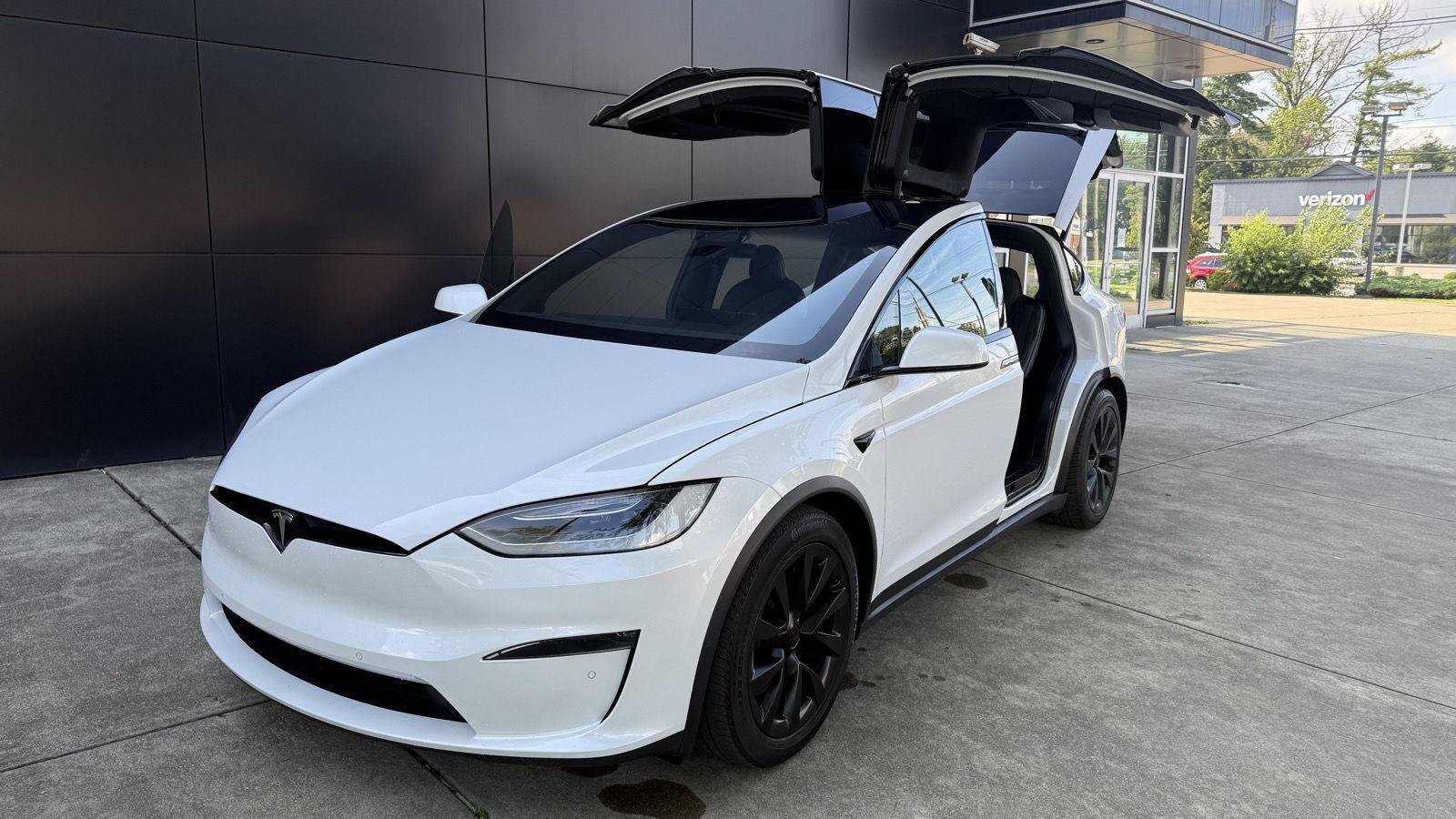 Used 2022 Tesla Model X AWD/4WD image 30