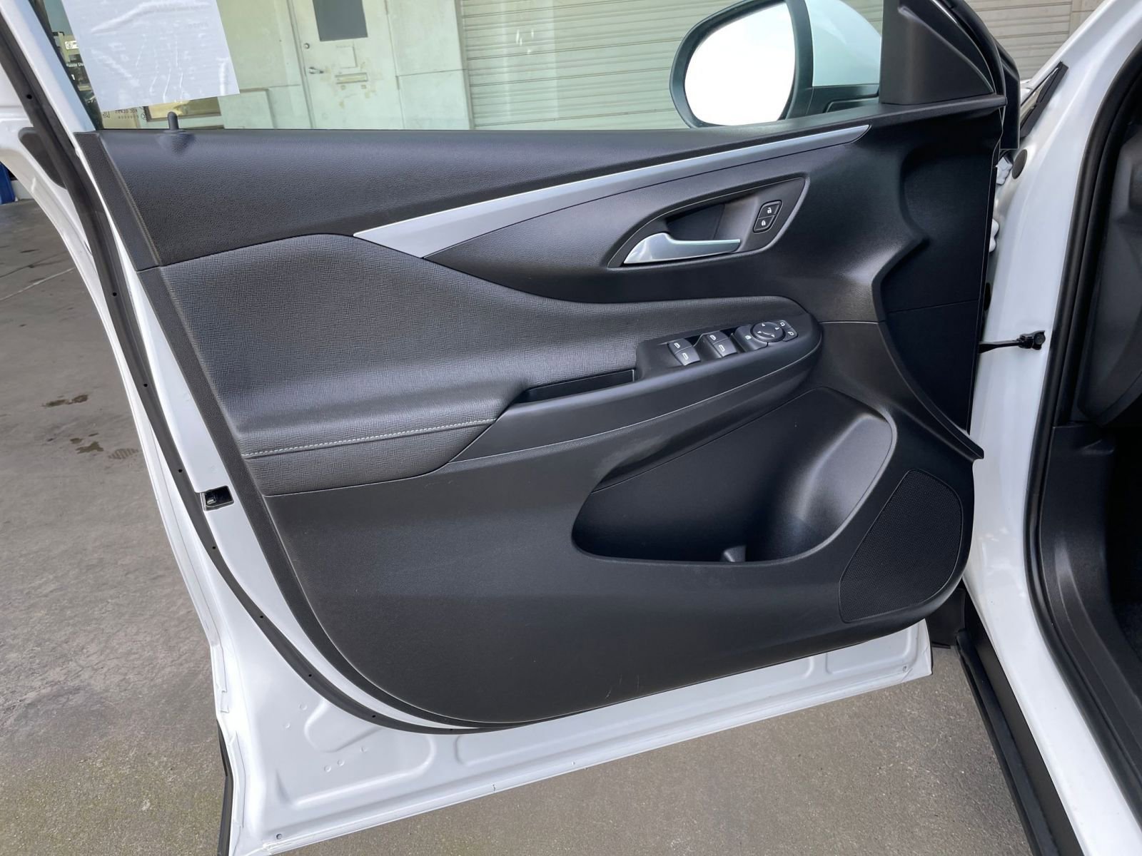 Used 2025 Buick Envista Preferred image 18