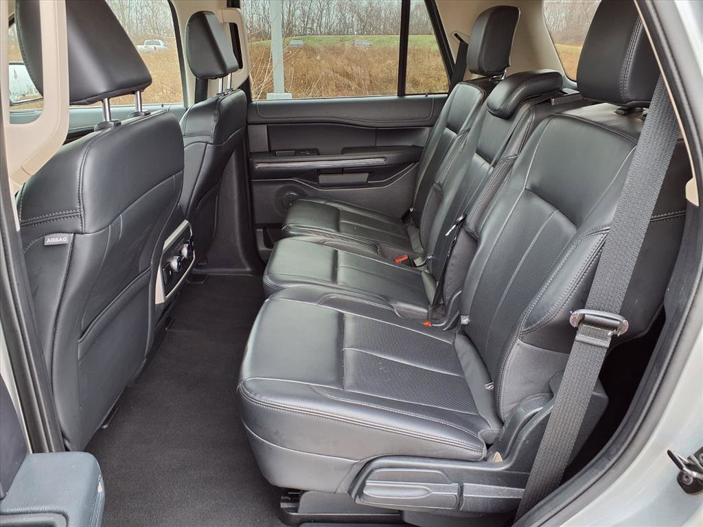 Used 2024 Ford Expedition XLT image 27