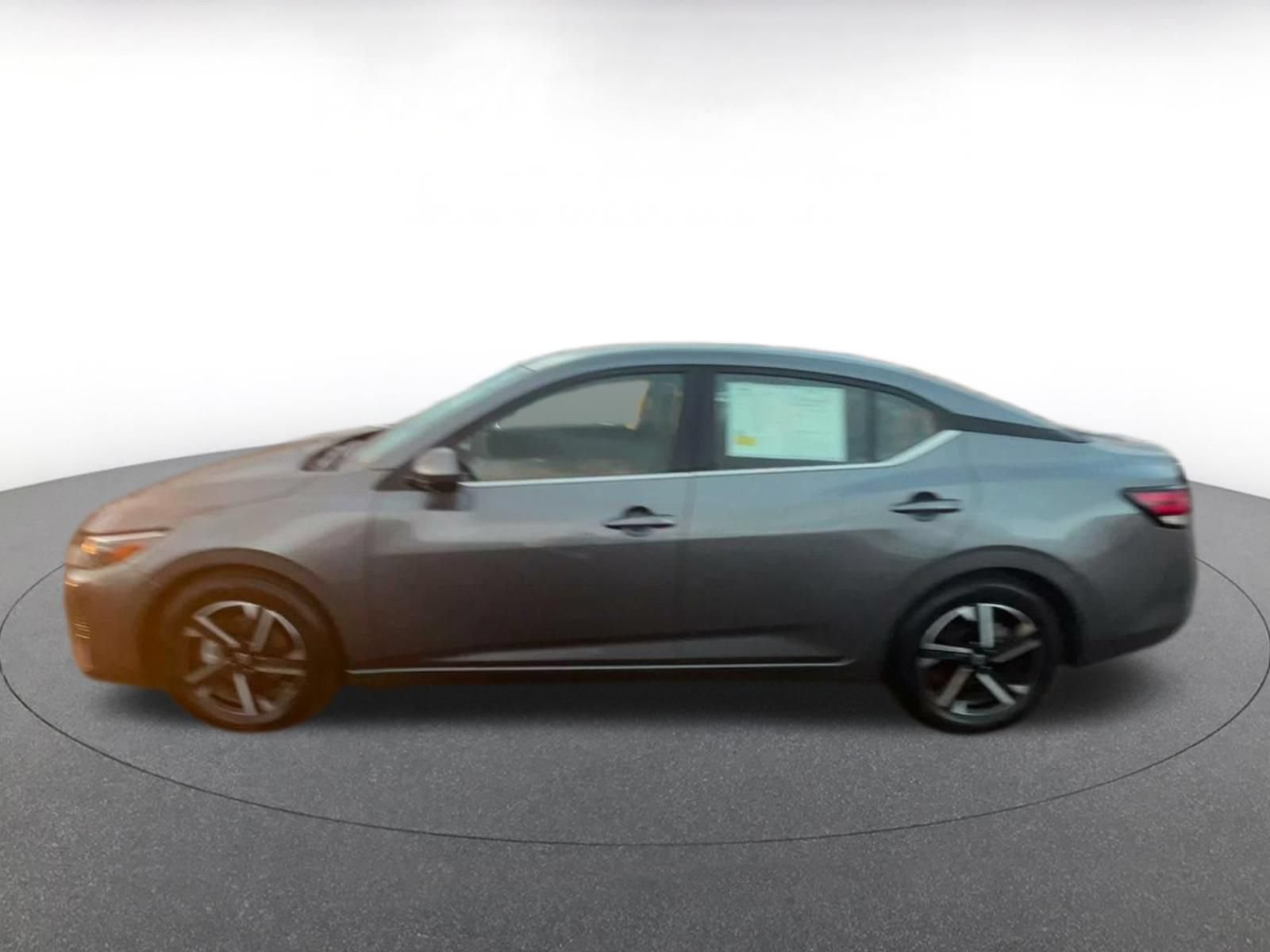 Used 2025 Nissan Sentra SV FWD image 8