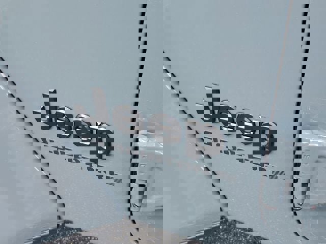 New 2025 Jeep Gladiator Sport image 13