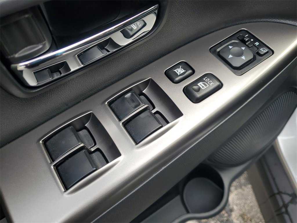 New 2025 Mitsubishi Outlander Sport SE image 17