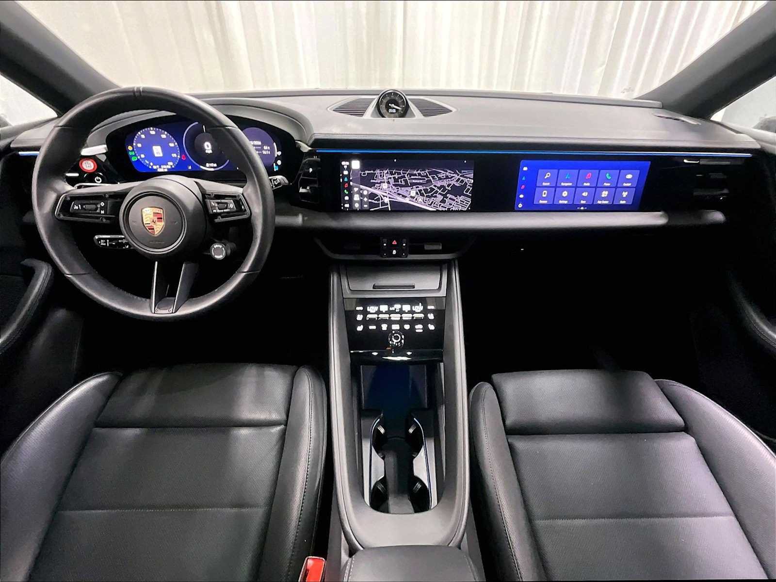 Used 2025 Porsche Macan 4 Electric AWD/4WD image 16