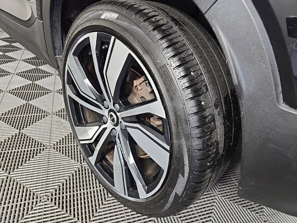 Used 2021 Volvo XC40 P8 Recharge w/ Advanced Package image 13