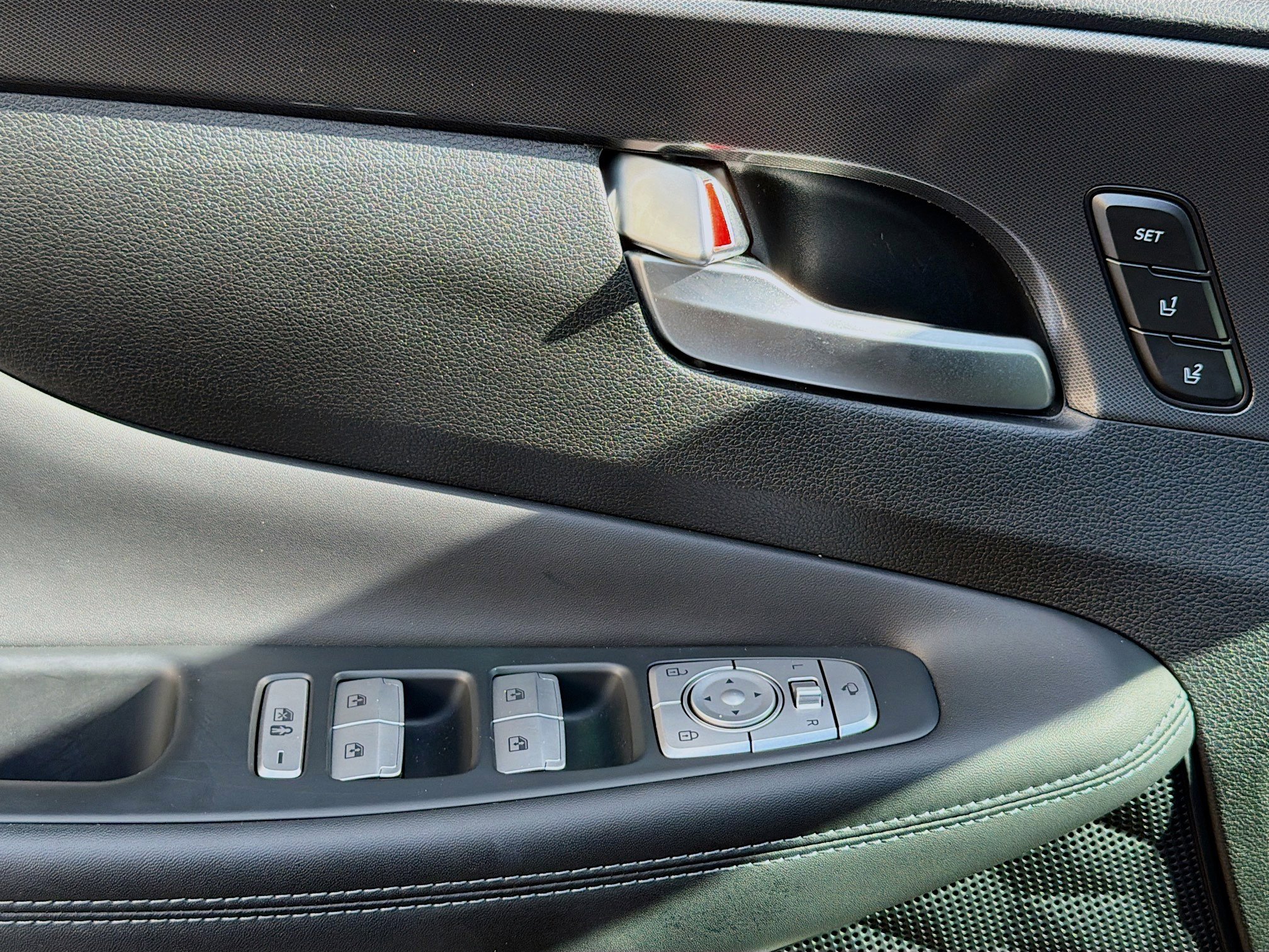 Used 2022 Hyundai Santa Fe Calligraphy image 17