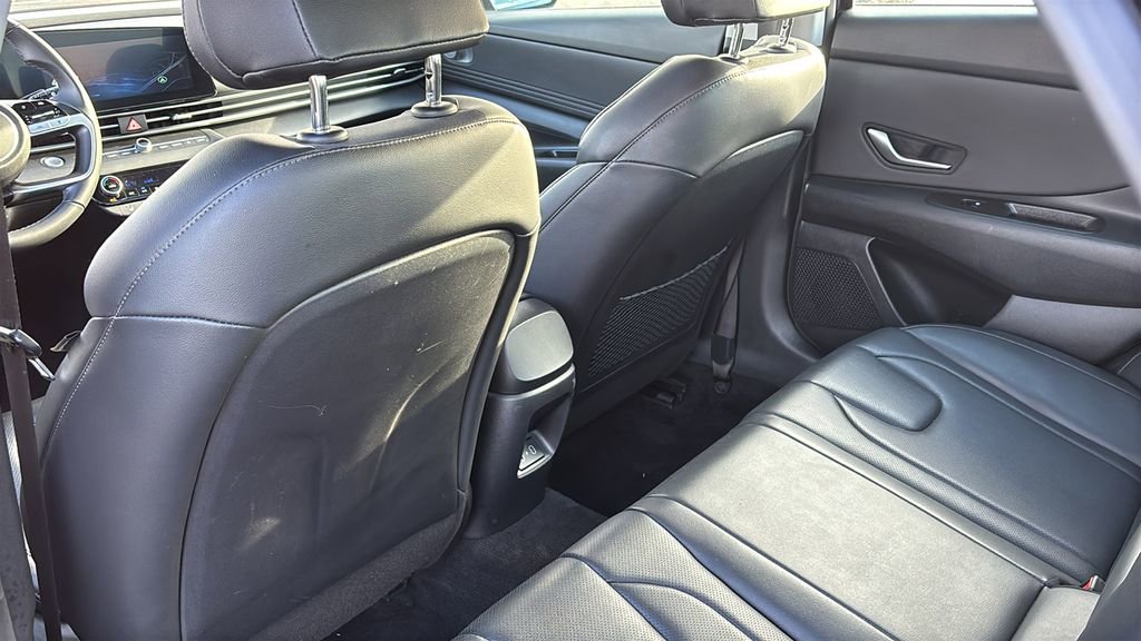 Used 2025 Hyundai Elantra Limited FWD image 31