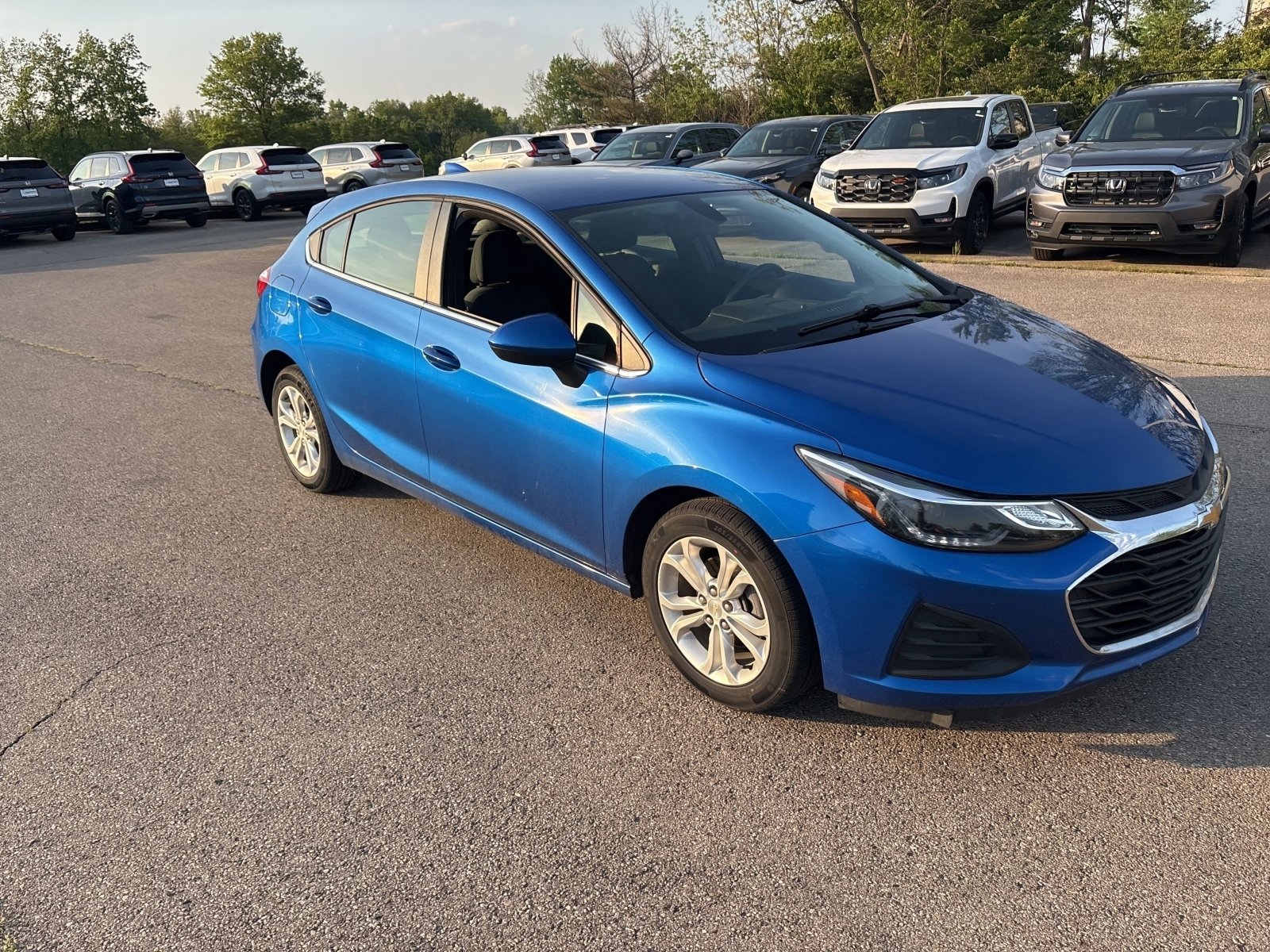 Used 2019 Chevrolet Cruze LT FWD image 18