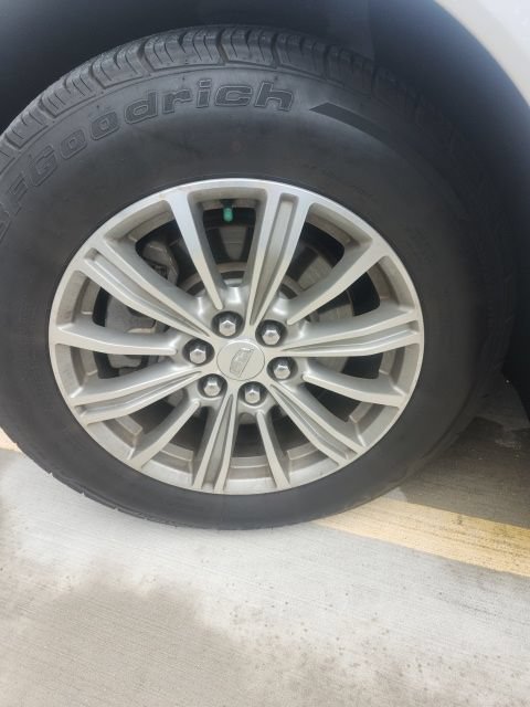 Used 2018 Cadillac XT5 Luxury w/ Driver Awareness Package AWD/4WD image 21