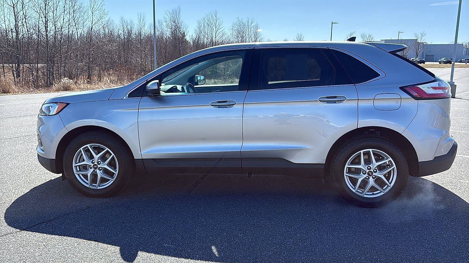 Used 2024 Ford Edge SEL AWD/4WD image 12