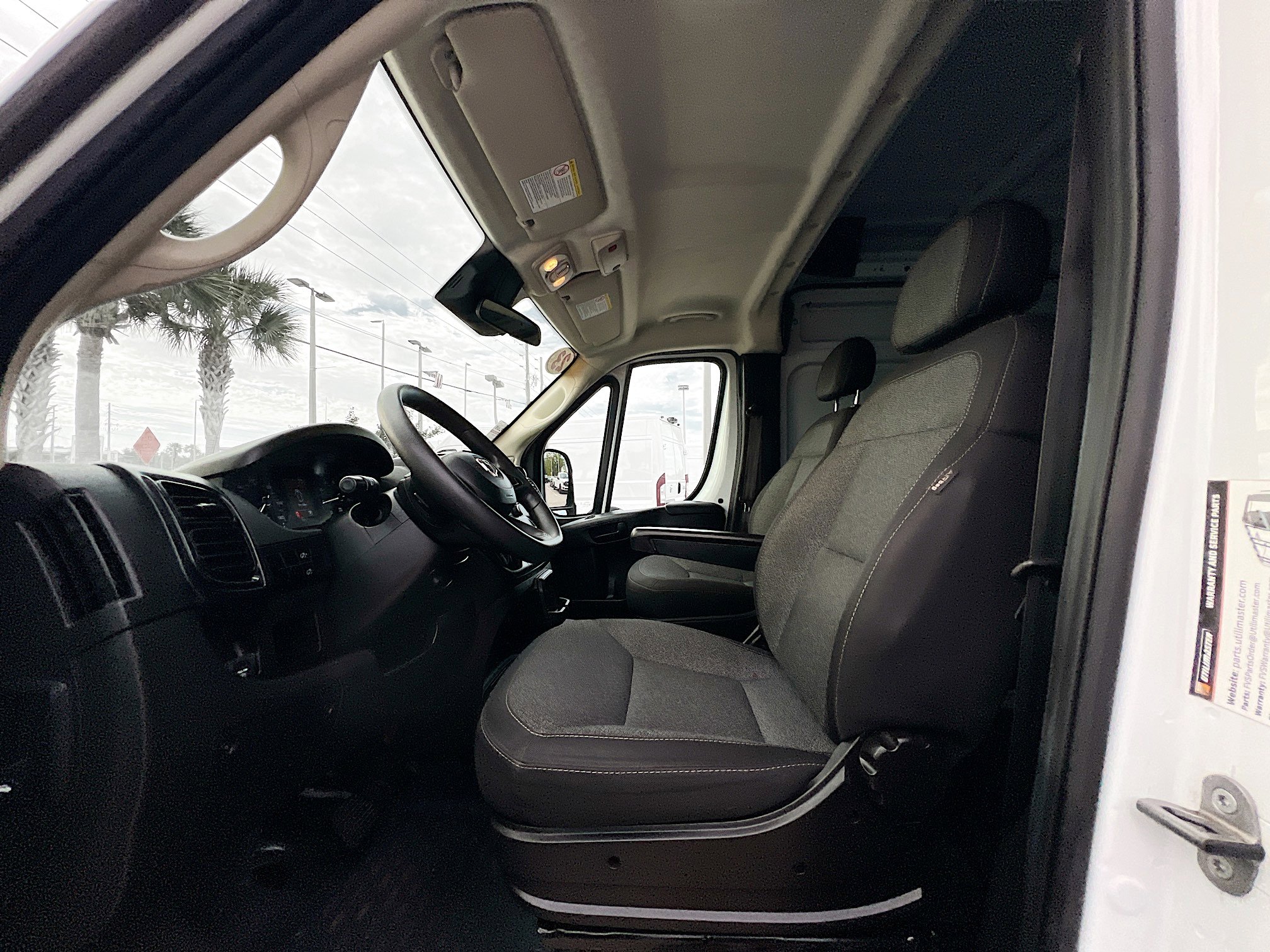 Used 2023 RAM ProMaster 2500 FWD image 14