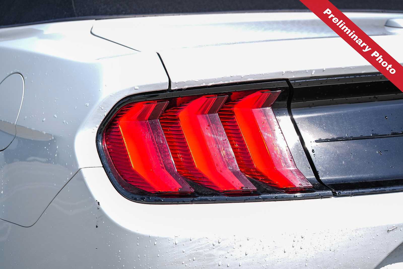 Used 2022 Ford Mustang Convertible RWD image 9