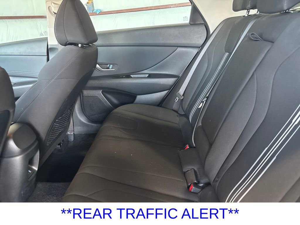 Used 2025 Hyundai Elantra SEL FWD image 13