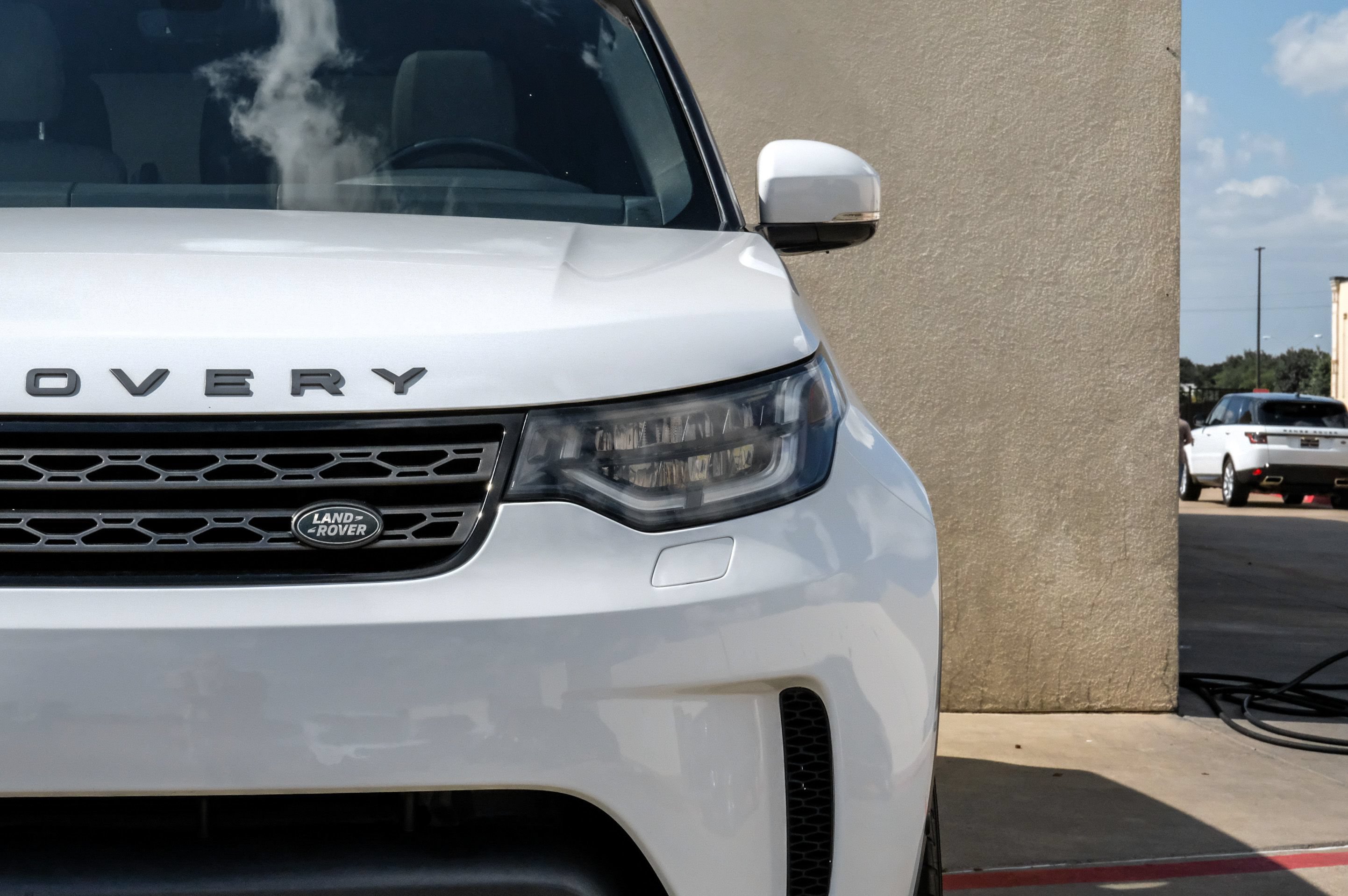 Used 2020 Land Rover Discovery SE AWD/4WD image 48