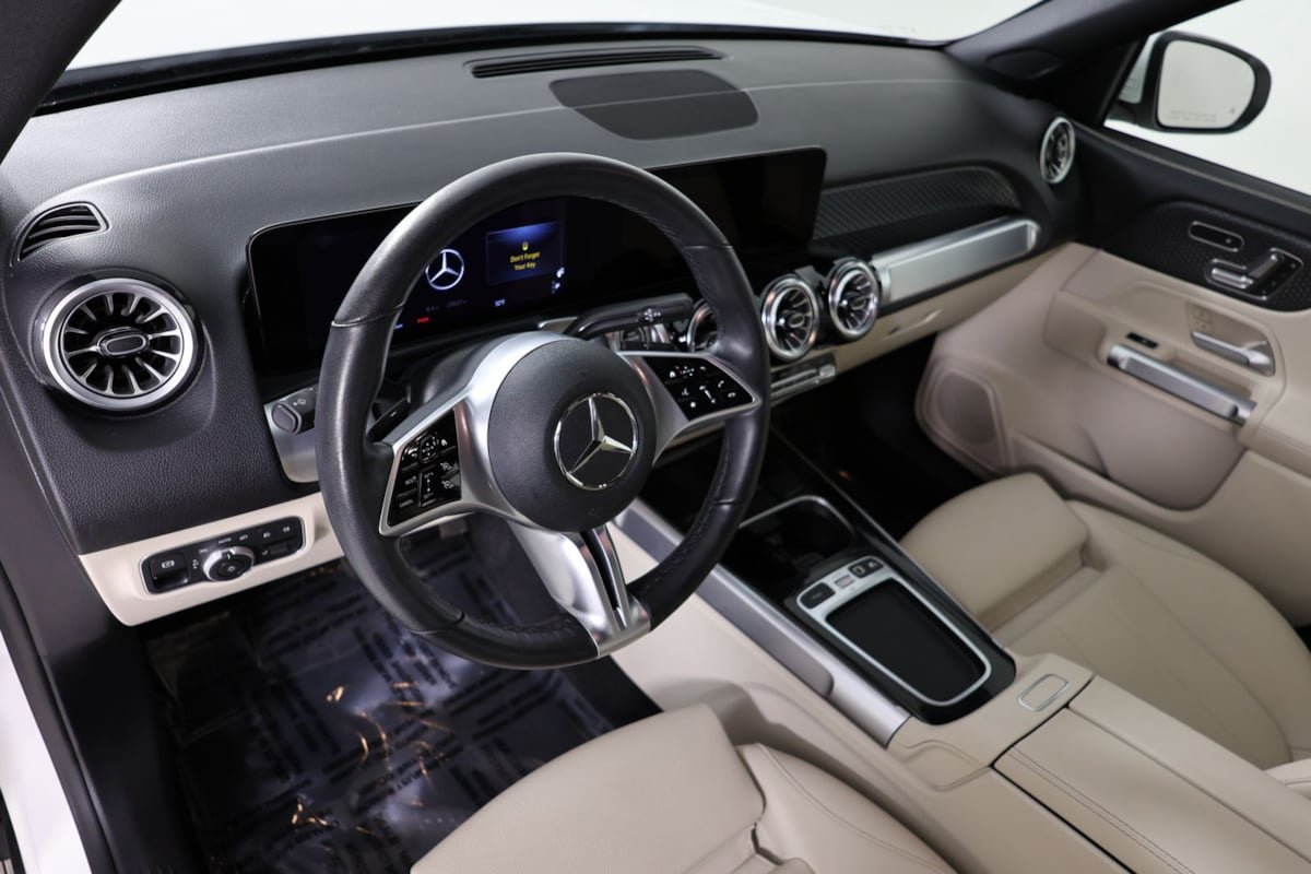 Used 2025 Mercedes-Benz GLB 250 4MATIC image 20