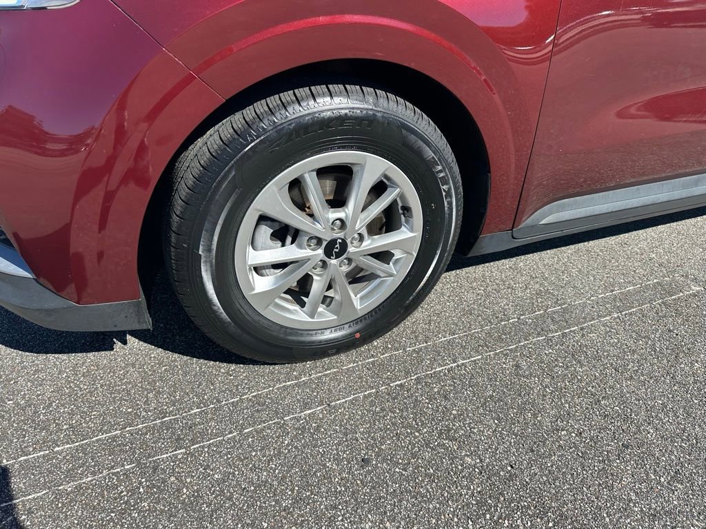 Used 2022 Kia Carnival LX image 10