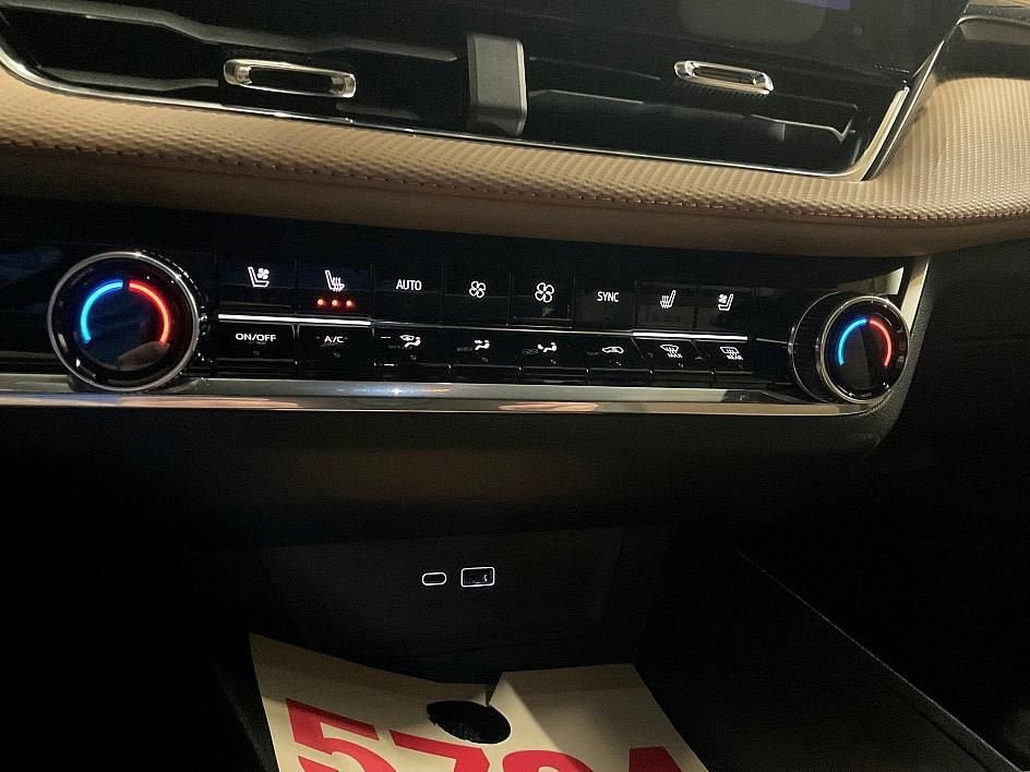 New 2026 Chevrolet Equinox ACTIV w/ Convenience Package III image 40