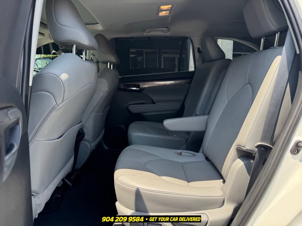 Used 2021 Toyota Highlander Limited FWD image 29