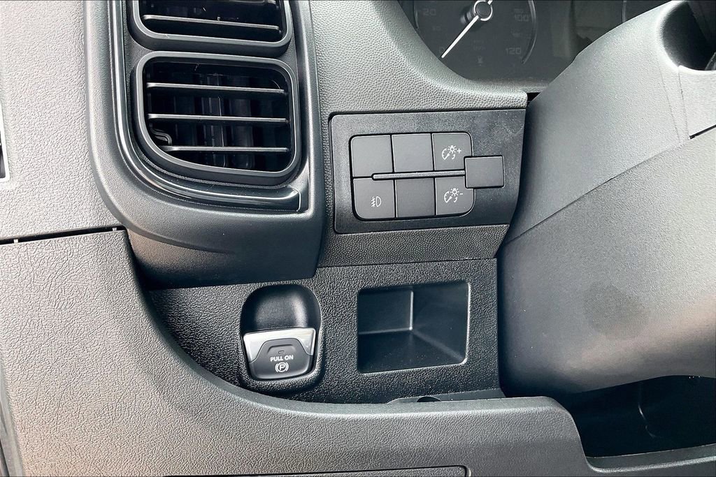 New 2024 RAM ProMaster 2500 w/ Convenience Group FWD image 16