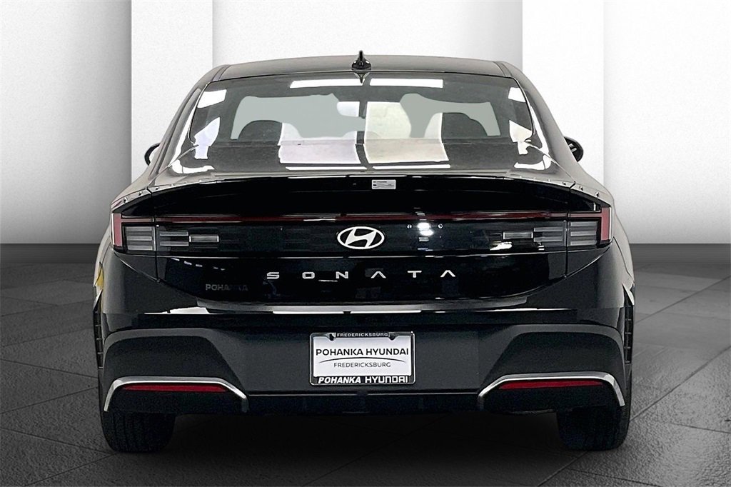 Certified 2025 Hyundai Sonata SE image 3