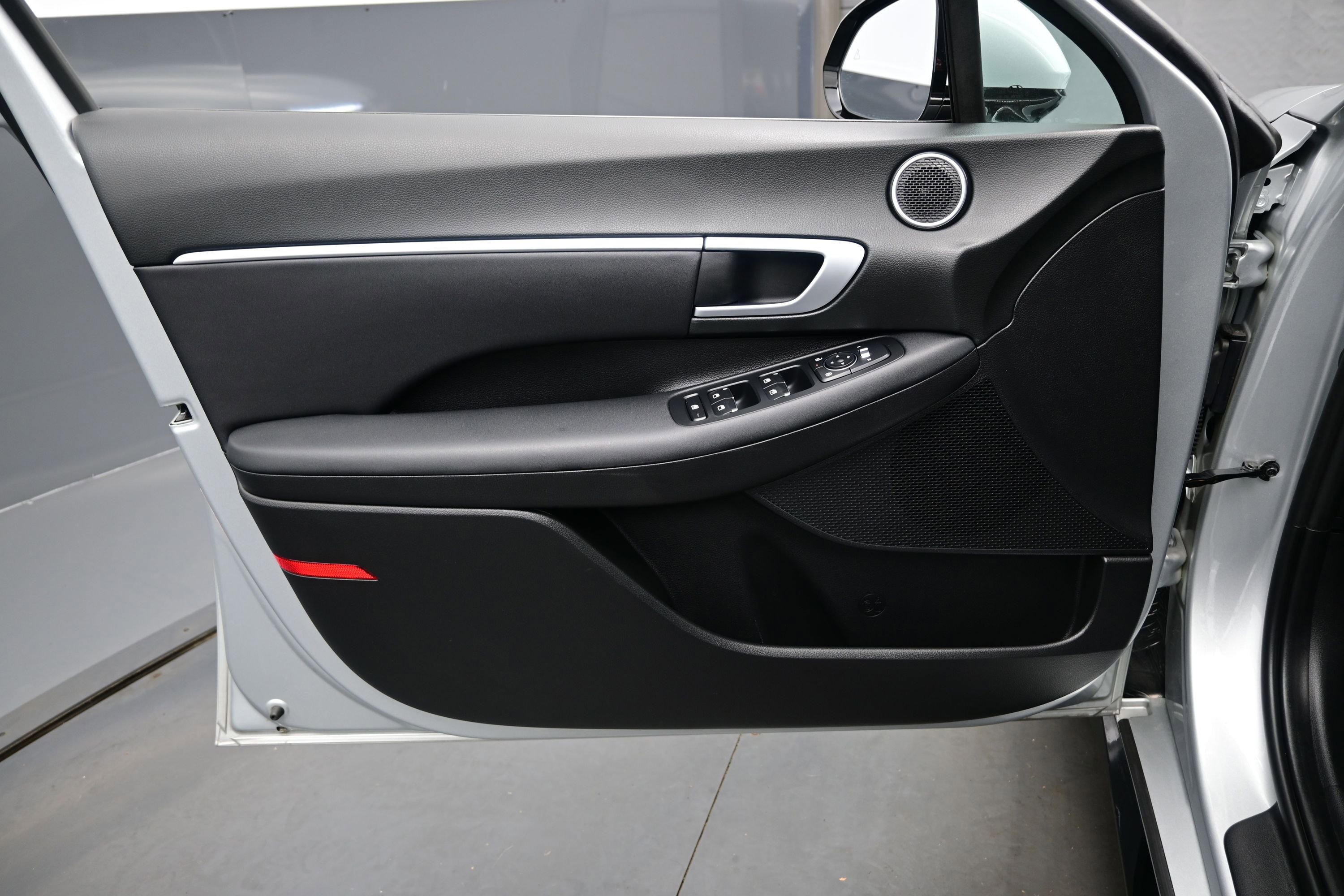 Certified 2026 Hyundai Sonata SEL FWD image 9