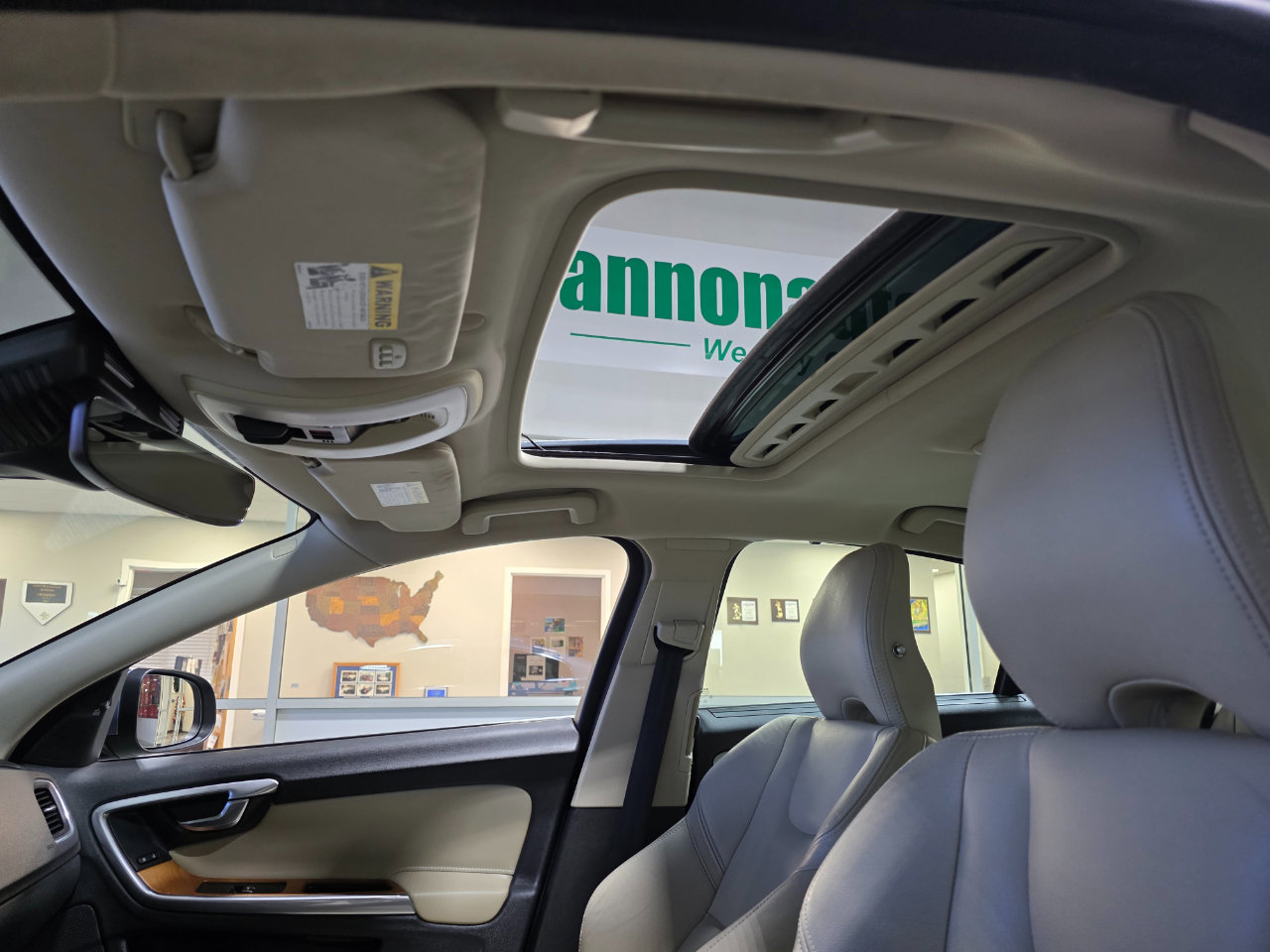 Used 2018 Volvo S60 T5 Inscription Platinum image 37