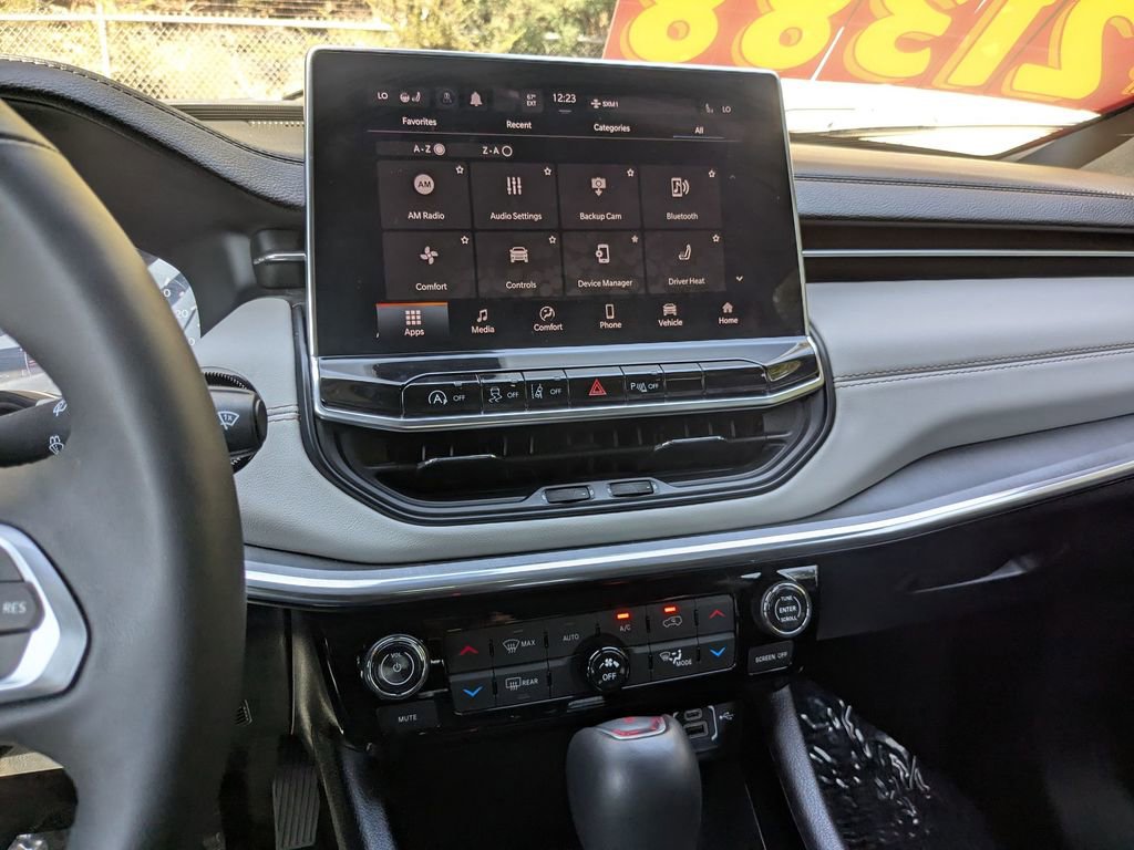 Used 2023 Jeep Compass Limited image 19