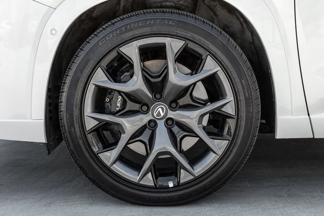 Used 2026 Lexus TX 500h AWD w/ Technology Package image 21