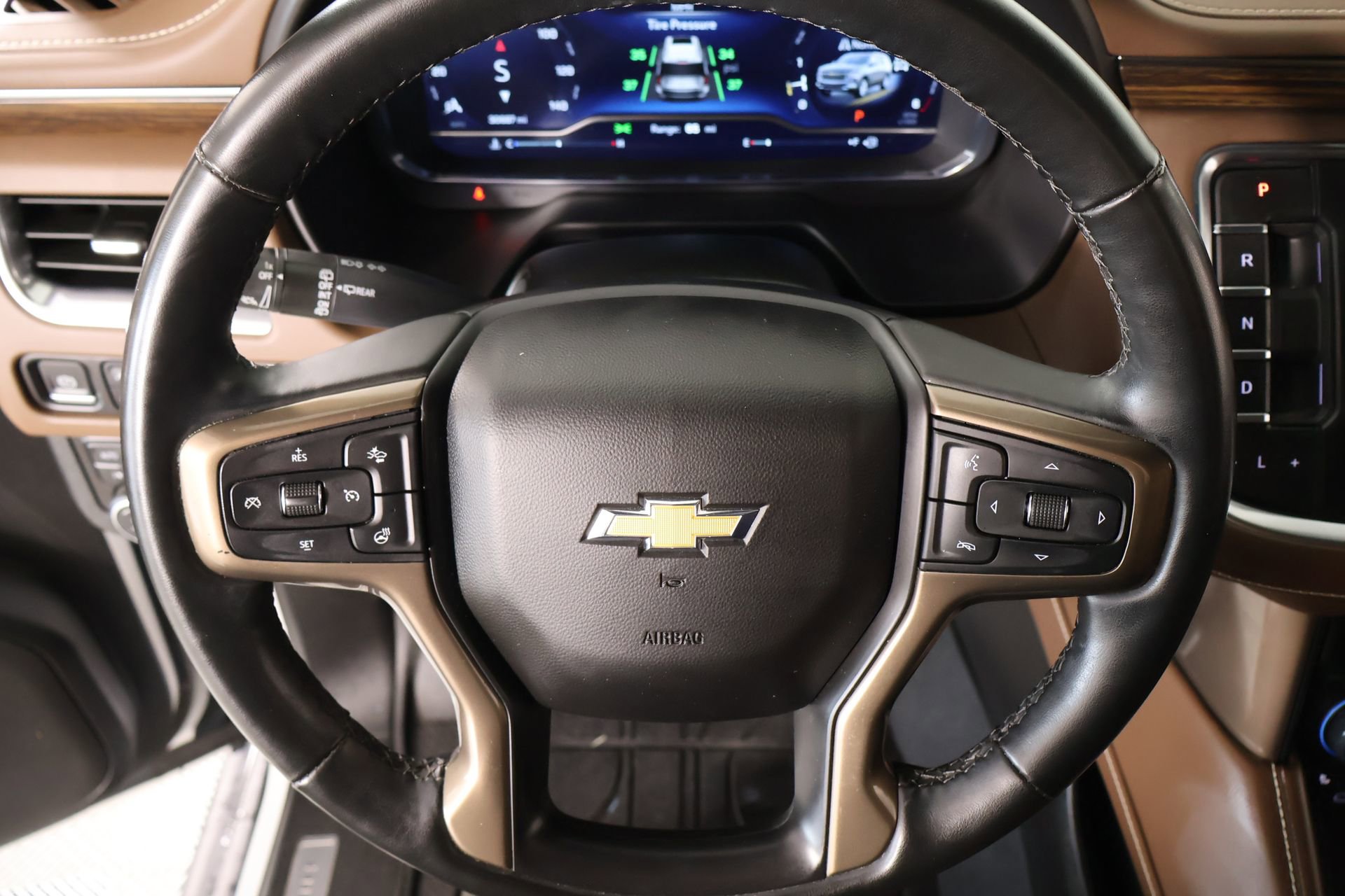 Used 2024 Chevrolet Tahoe High Country AWD/4WD image 3