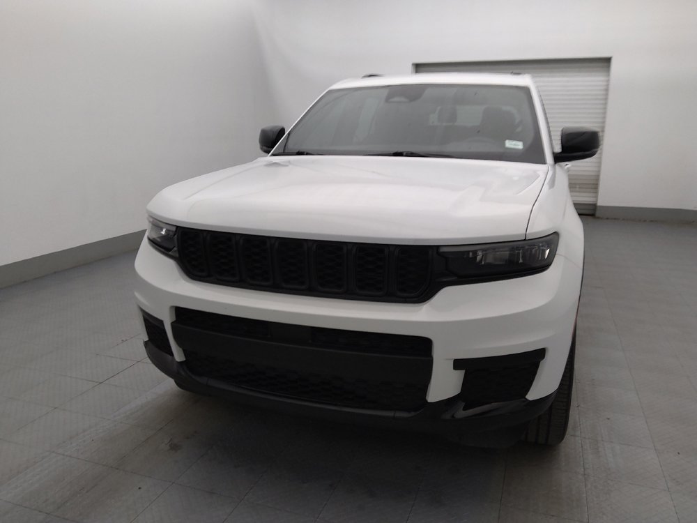 Used 2023 Jeep Grand Cherokee L Laredo image 15