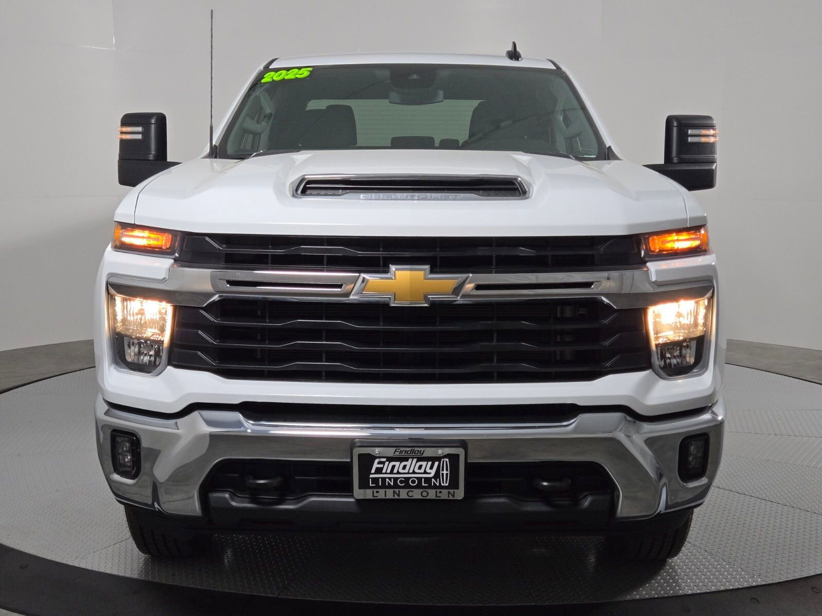Used 2025 Chevrolet Silverado 2500 LT w/ Convenience Package image 8
