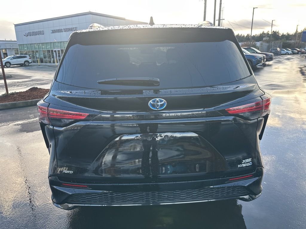 Used 2021 Toyota Sienna XSE image 7