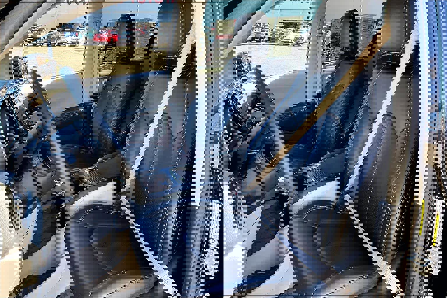 Used 2023 Chrysler Pacifica Touring-L image 7