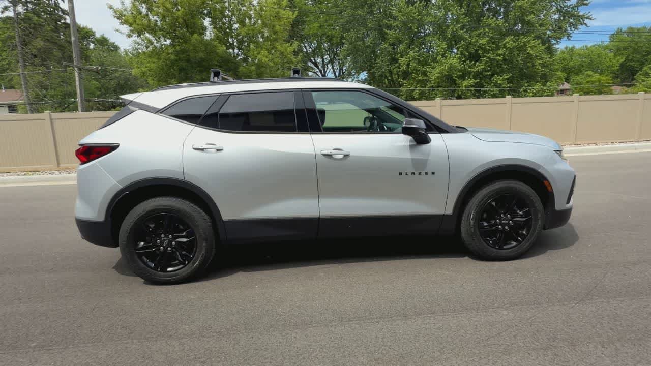 Used 2021 Chevrolet Blazer LT w/ Sound & Technology Package AWD/4WD image 9