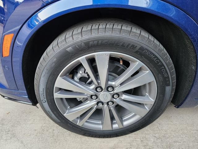 Used 2025 Cadillac XT6 Premium Luxury w/ Technology Package FWD image 8