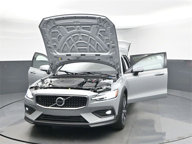 New 2026 Volvo V60 B5 Cross Country Plus w/ Protection Package Premier image 54