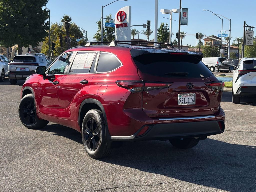 Certified 2025 Toyota Highlander XLE AWD/4WD image 5