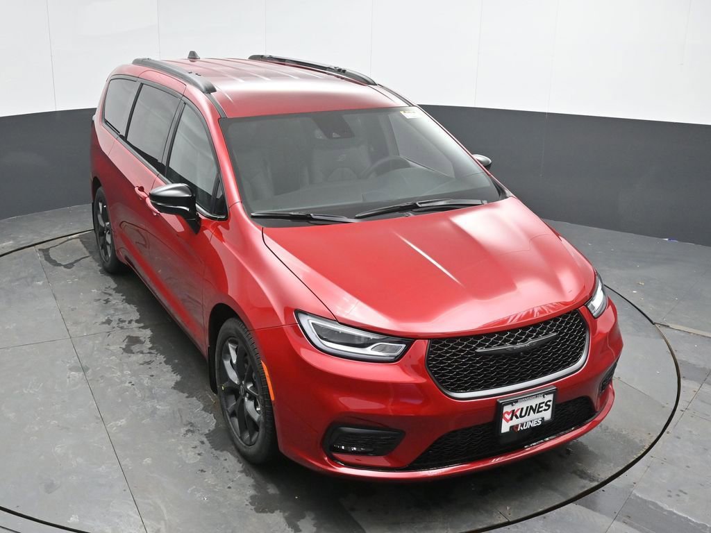 New 2026 Chrysler Pacifica Select w/ S Appearance Package FWD image 34