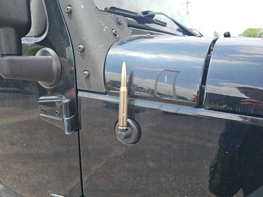 Used 2014 Jeep Wrangler Unlimited Rubicon w/ Connectivity Group image 21