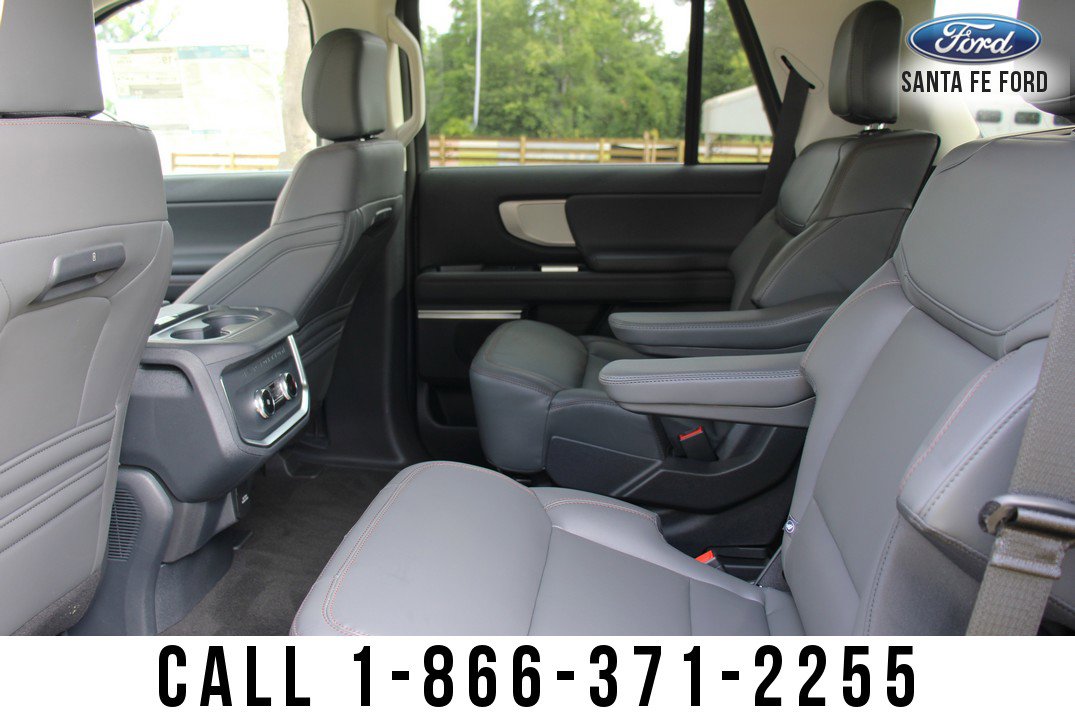 New 2025 Ford Expedition Active image 41