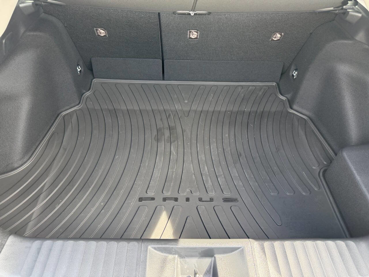 Used 2024 Toyota Prius LE image 25