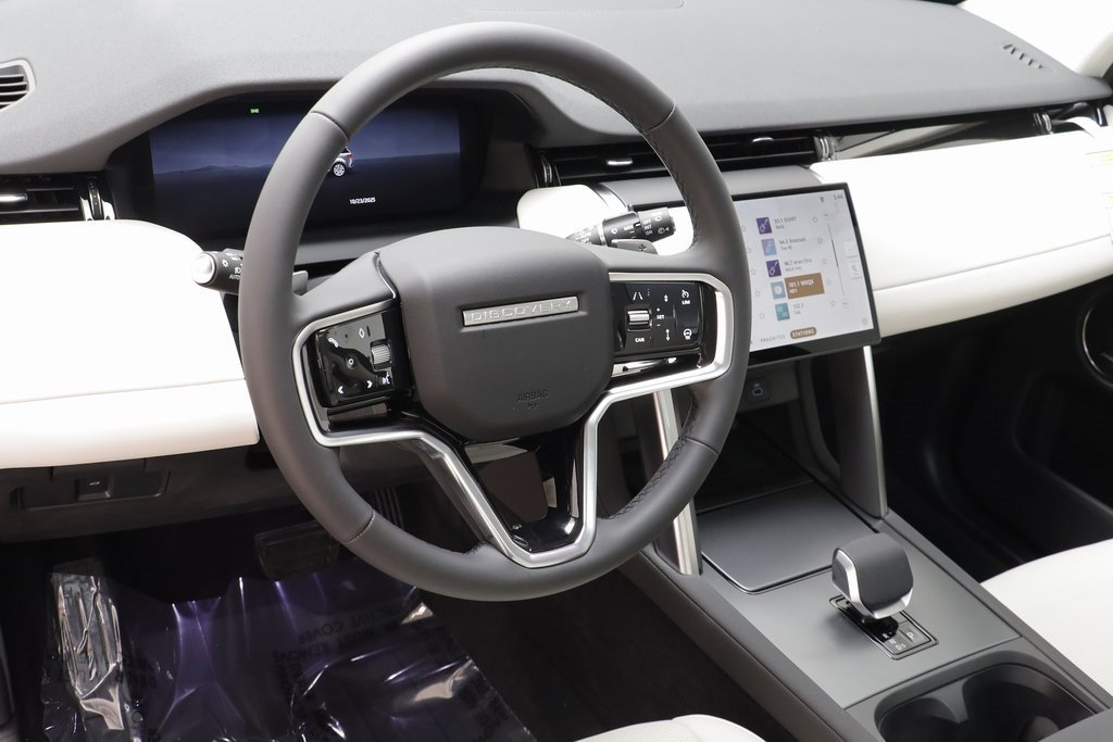 New 2025 Land Rover Discovery Sport S image 7