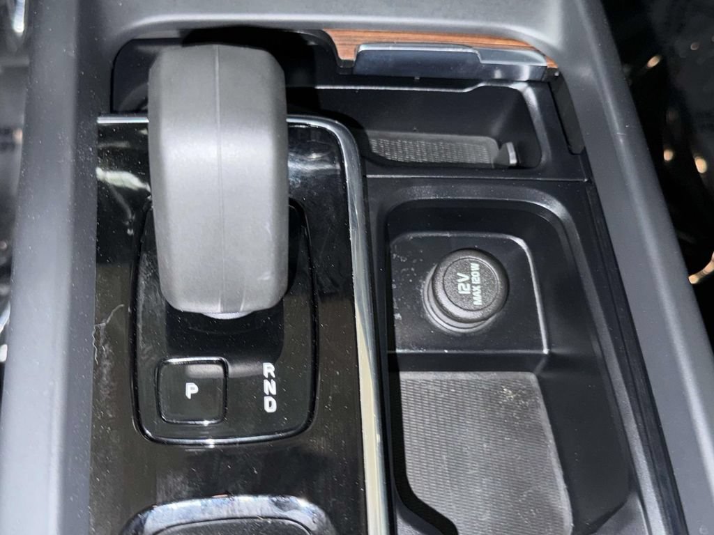 Used 2024 Volvo XC60 B5 Plus w/ Protection Package Premier AWD/4WD image 24