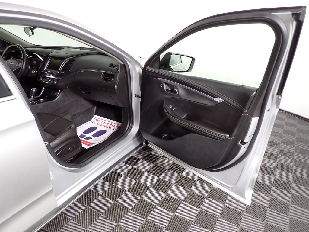 Used 2016 Chevrolet Impala LT FWD image 31