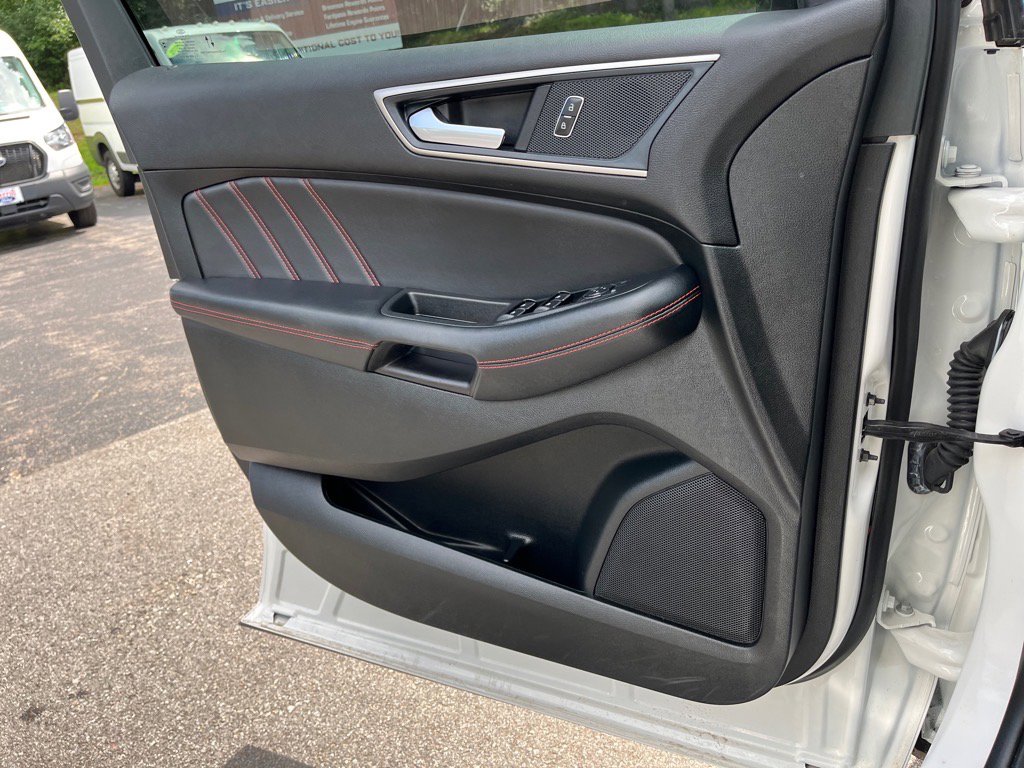 Used 2024 Ford Edge ST-Line w/ Cold Weather Package image 15