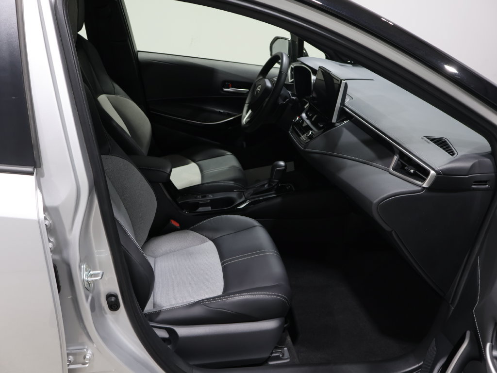 Certified 2026 Toyota Corolla XSE FWD image 22