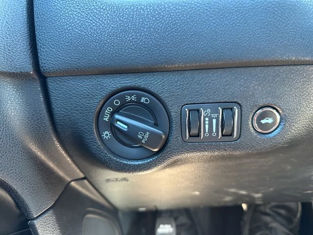 Used 2018 Dodge Charger R/T image 40