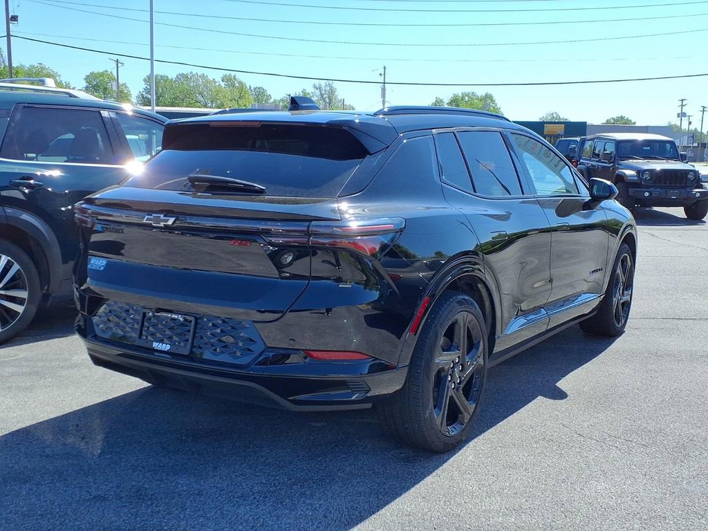 Used 2025 Chevrolet Equinox EV RS FWD image 3