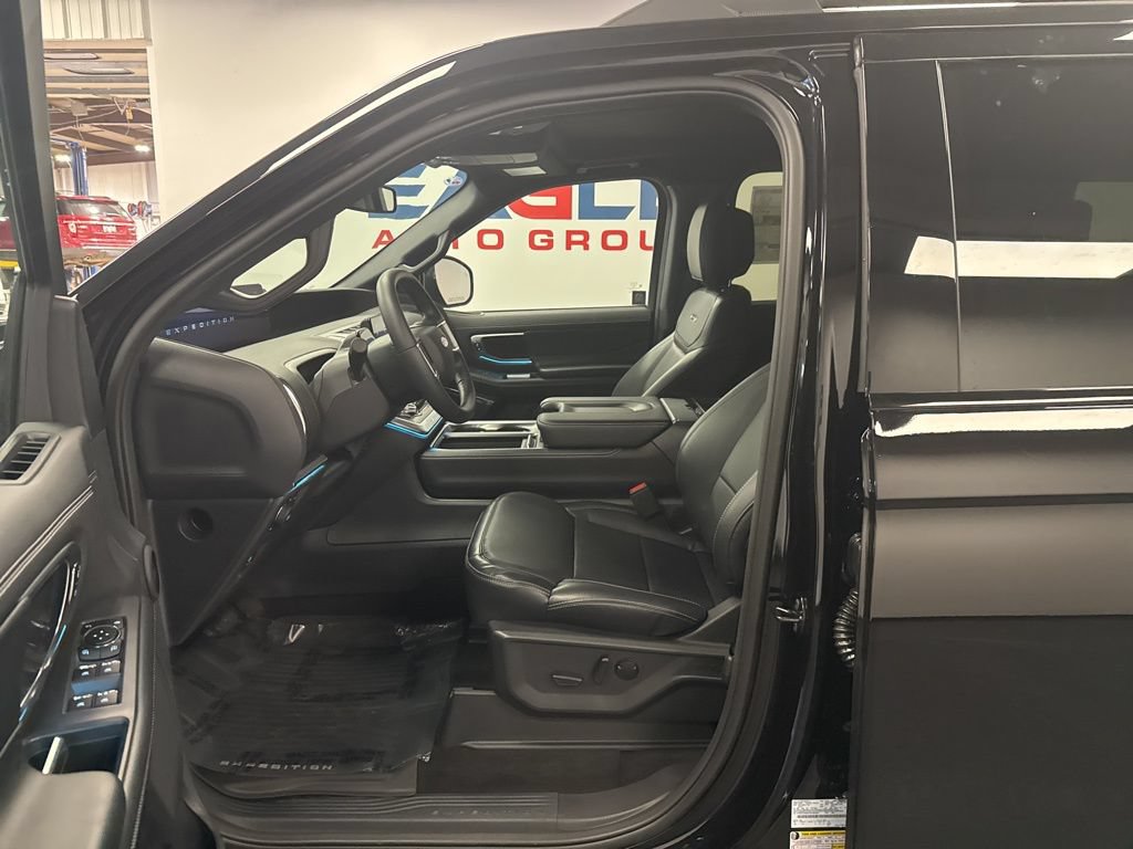 New 2026 Ford Expedition Max Platinum w/ Stealth Performance Package AWD/4WD image 20