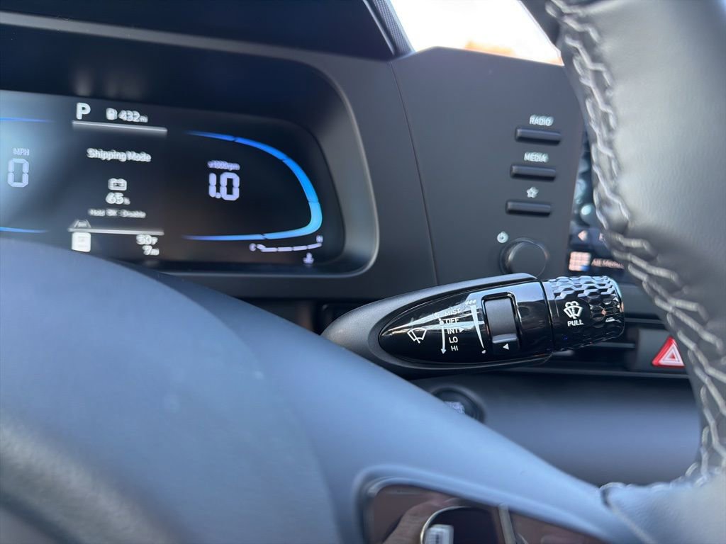 New 2026 Hyundai Elantra Sport FWD image 31